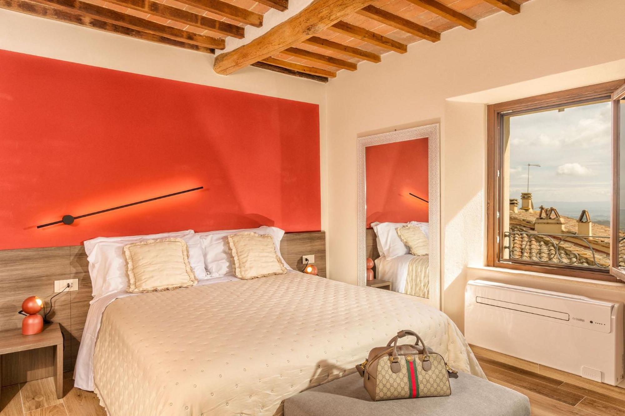 Palazzo Falcinelli Luxury Room In Montepulciano Center With Air Conditioning And Elevator Экстерьер фото