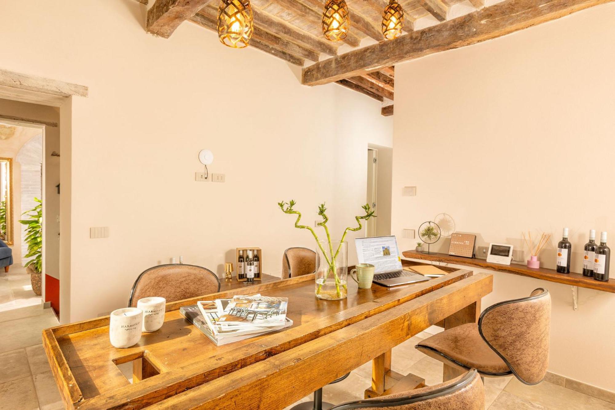 Palazzo Falcinelli Luxury Room In Montepulciano Center With Air Conditioning And Elevator Экстерьер фото