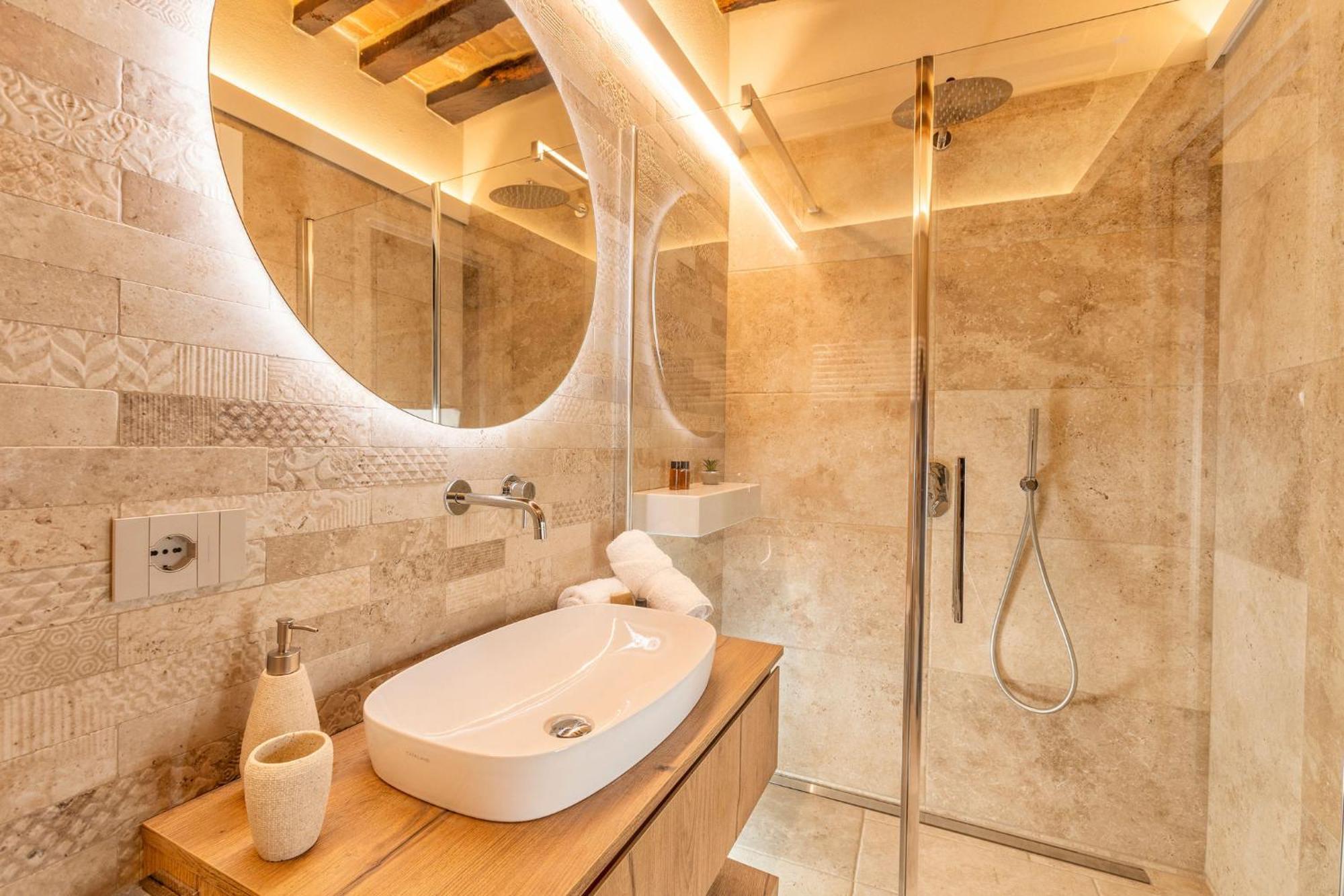 Palazzo Falcinelli Luxury Room In Montepulciano Center With Air Conditioning And Elevator Экстерьер фото