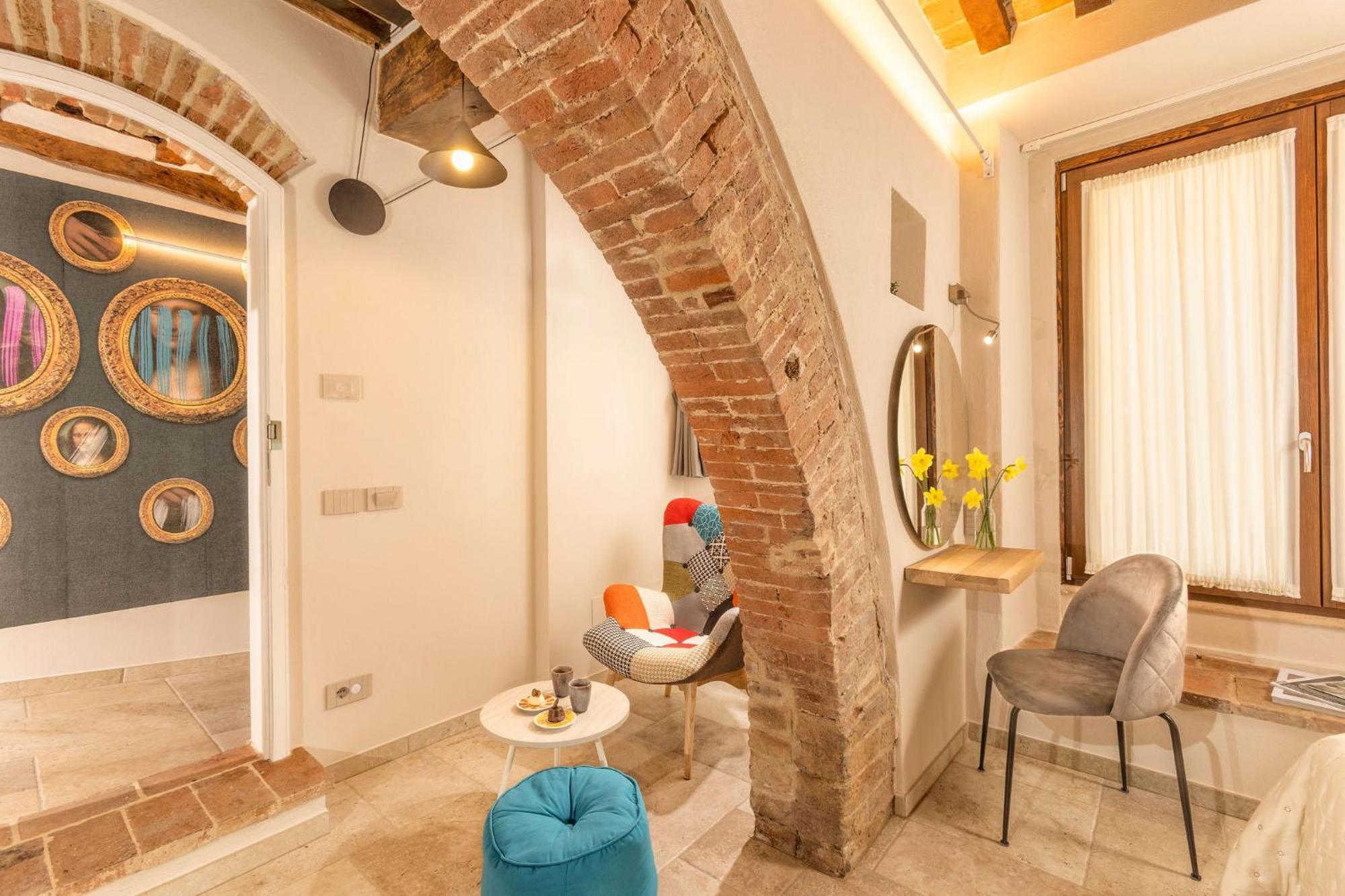 Palazzo Falcinelli Luxury Room In Montepulciano Center With Air Conditioning And Elevator Экстерьер фото